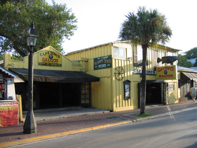 Capt. Tony's Bar ... Don't Get No Older!